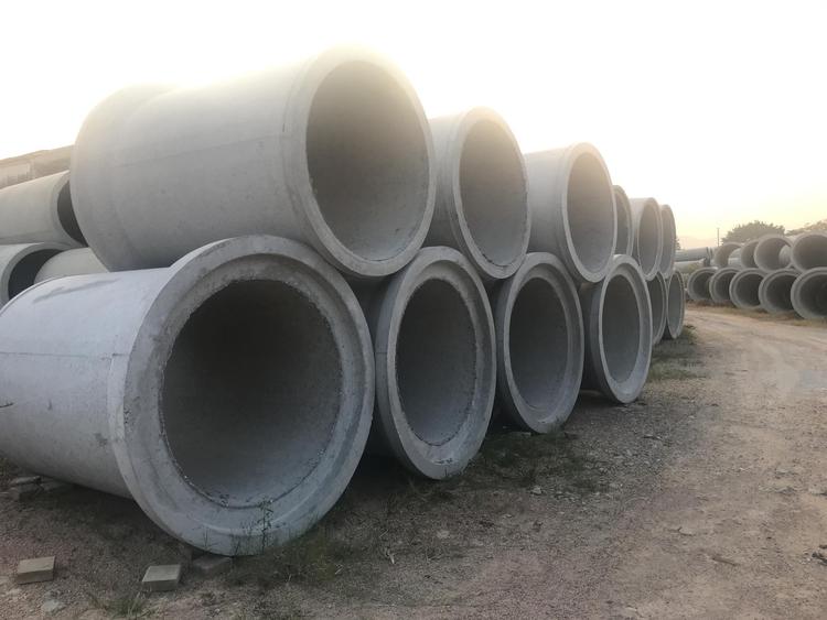 內(nèi)徑2000mm鋼筋混凝土排水管安裝